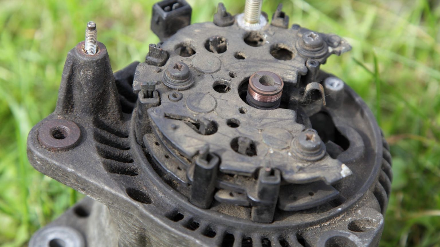 What can damage an alternator? — causes explained REREV