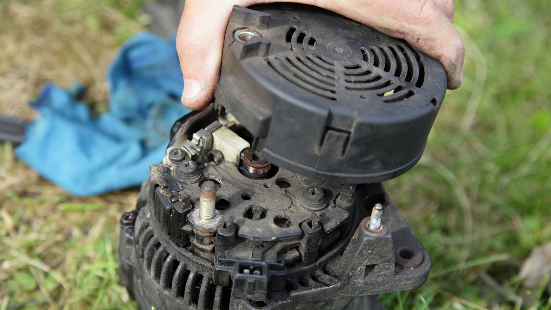 Car turns off when stopped at light causes and fixes REREV