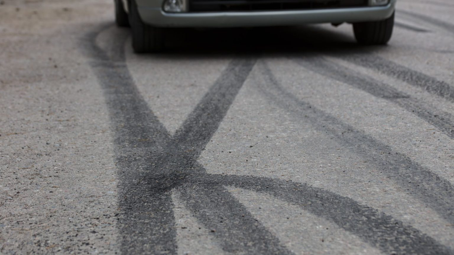 Brake pedal goes to the floor — causes and fixes REREV