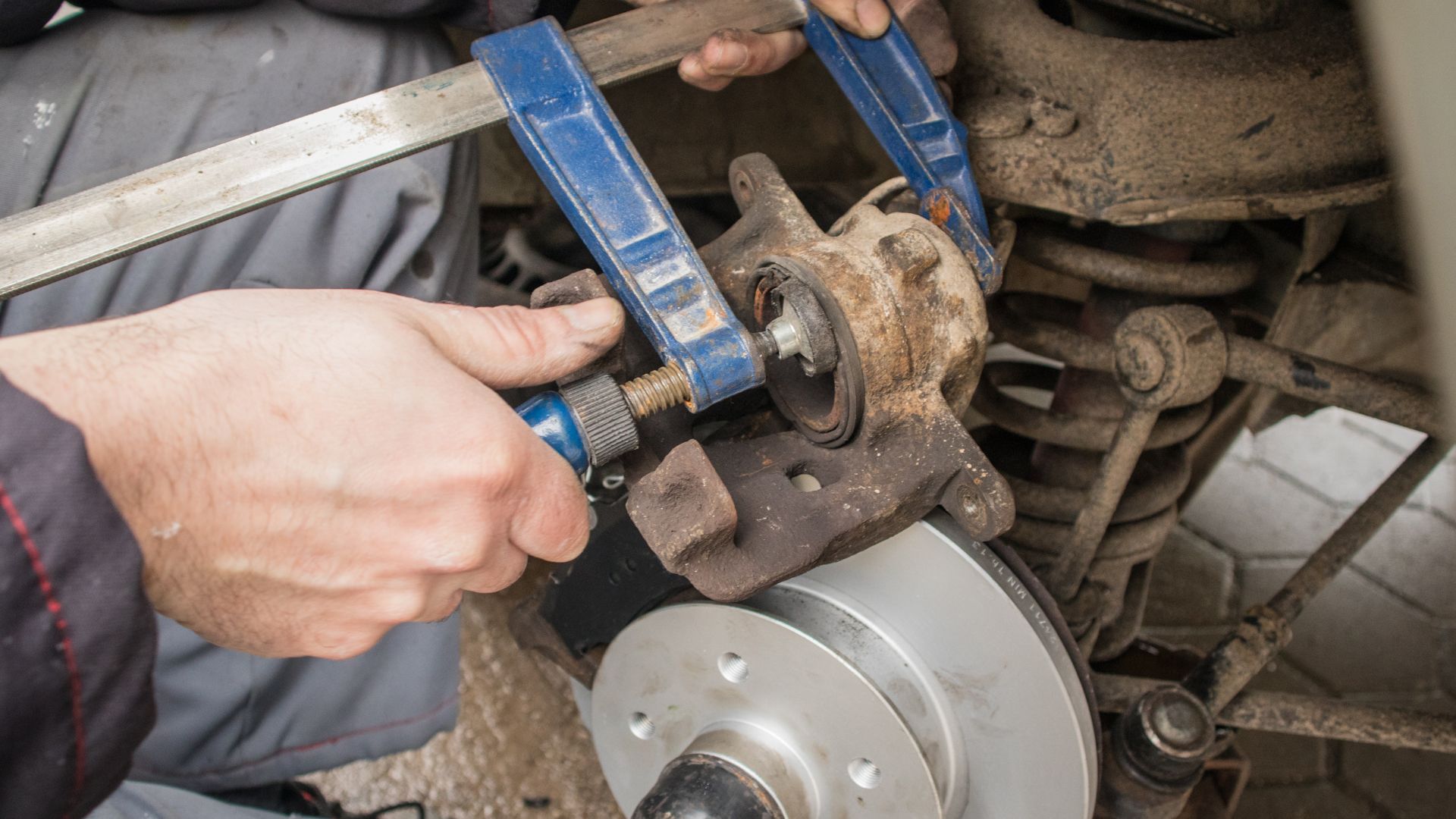 Brake caliper sticking — causes and fixes REREV