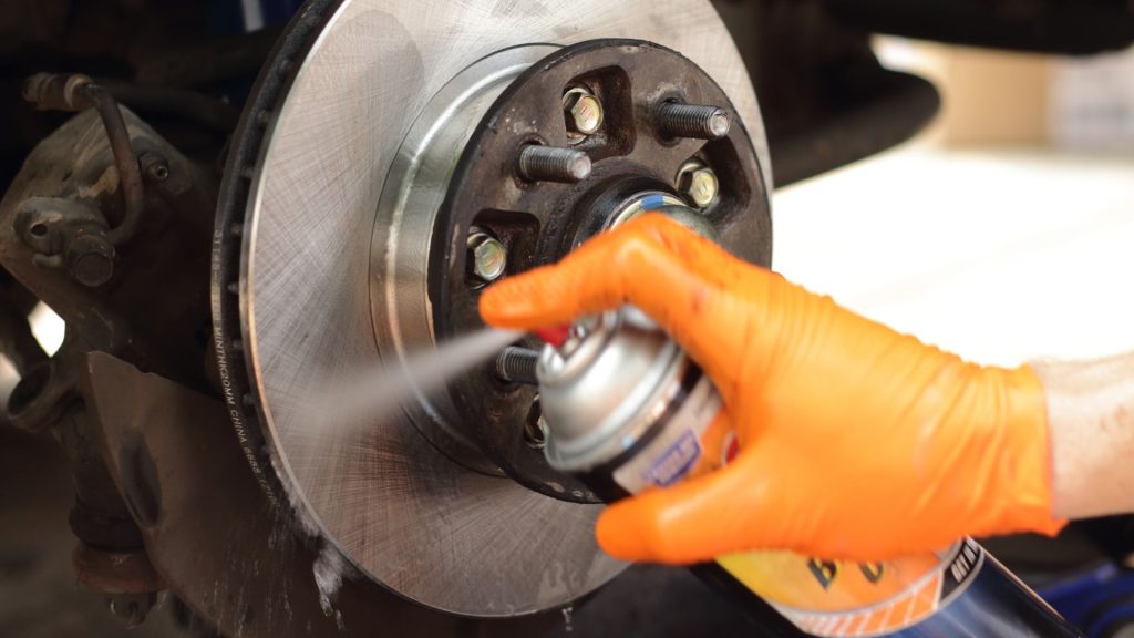 Carb cleaner vs. brake cleaner — uses and differences REREV