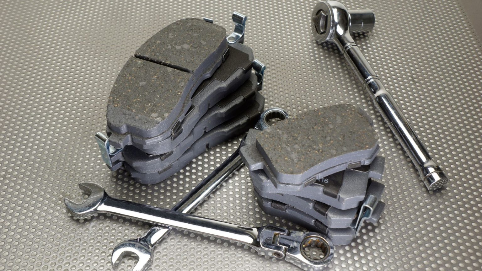 how long does it take to change car brake pads