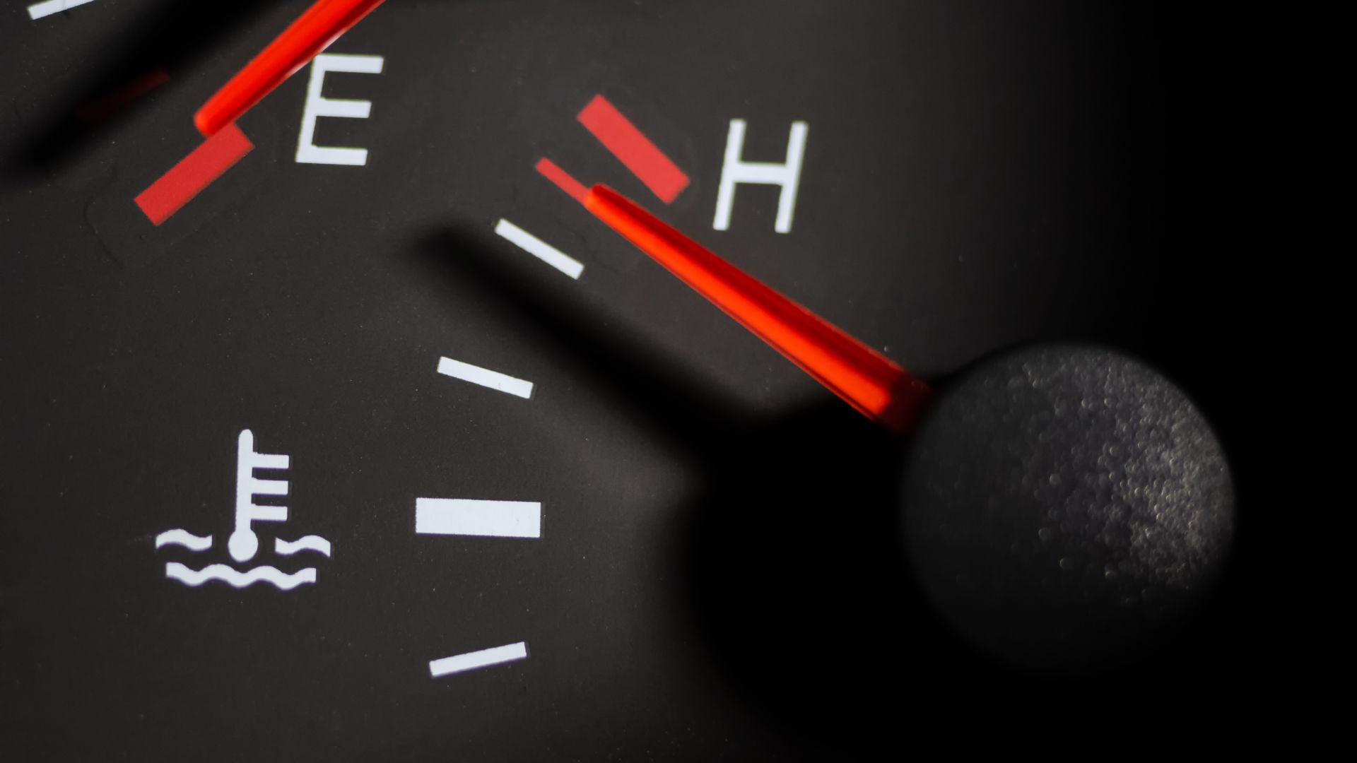 a close up of a speedometer on a car.