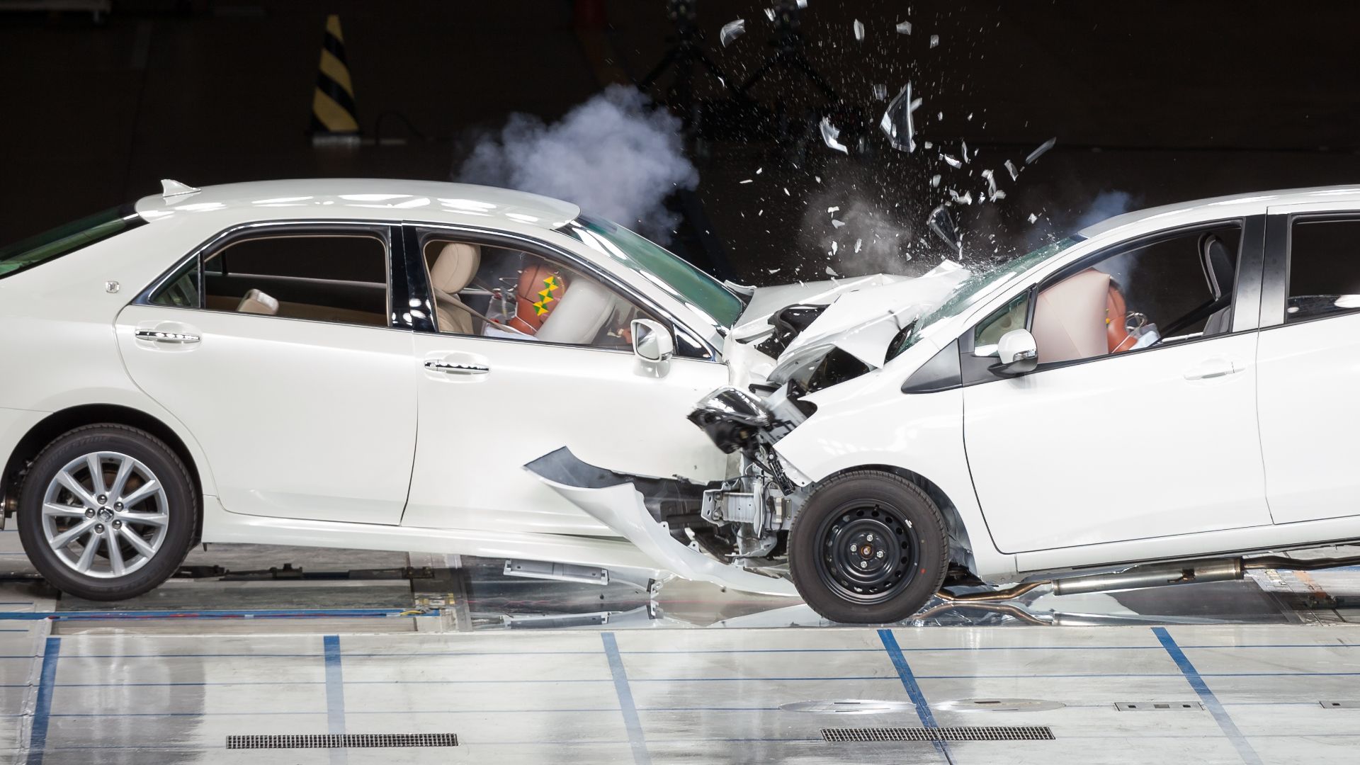 CAR CRASH definition and meaning