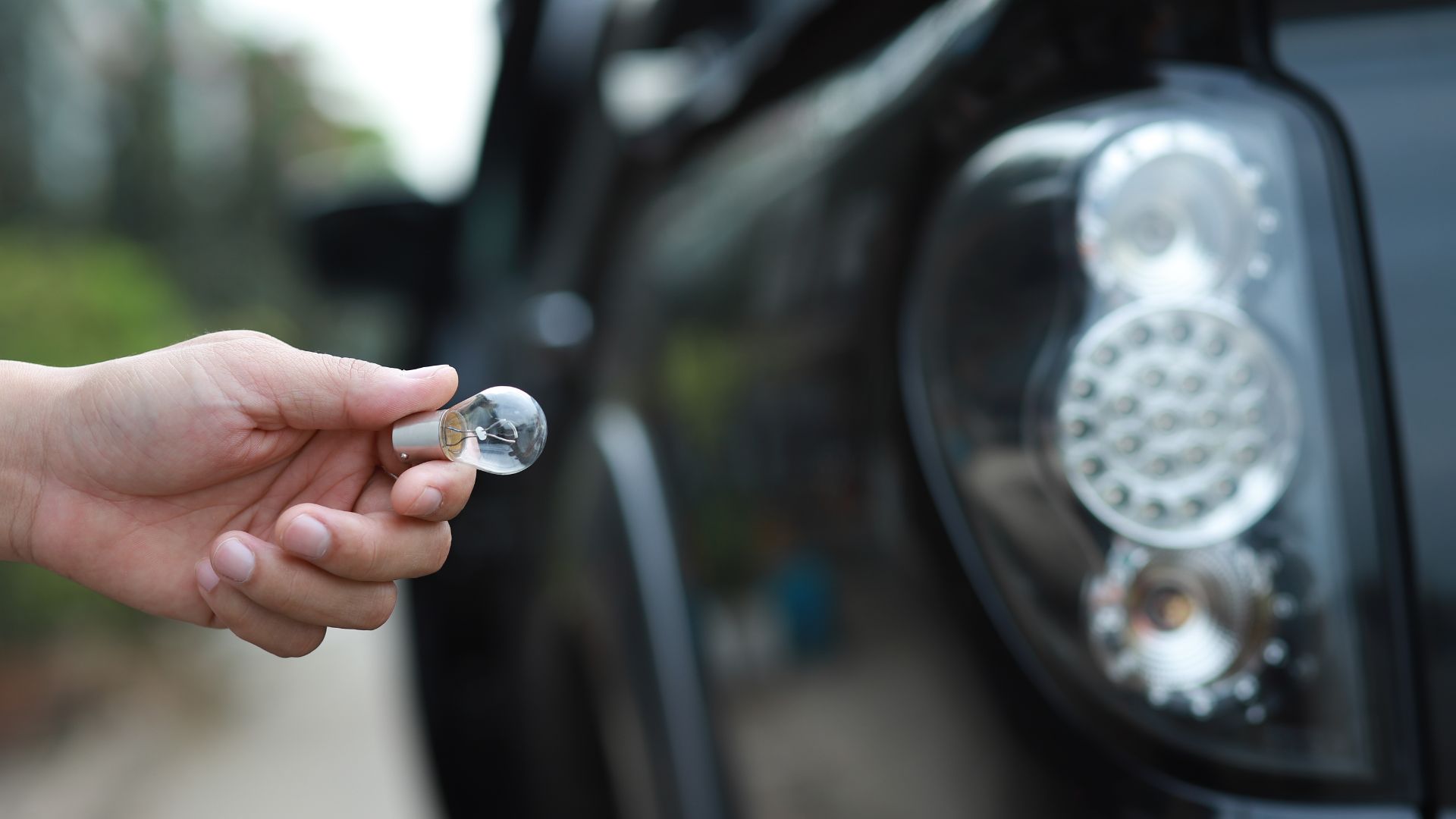 Turn signal blinking fast — causes and fixes REREV