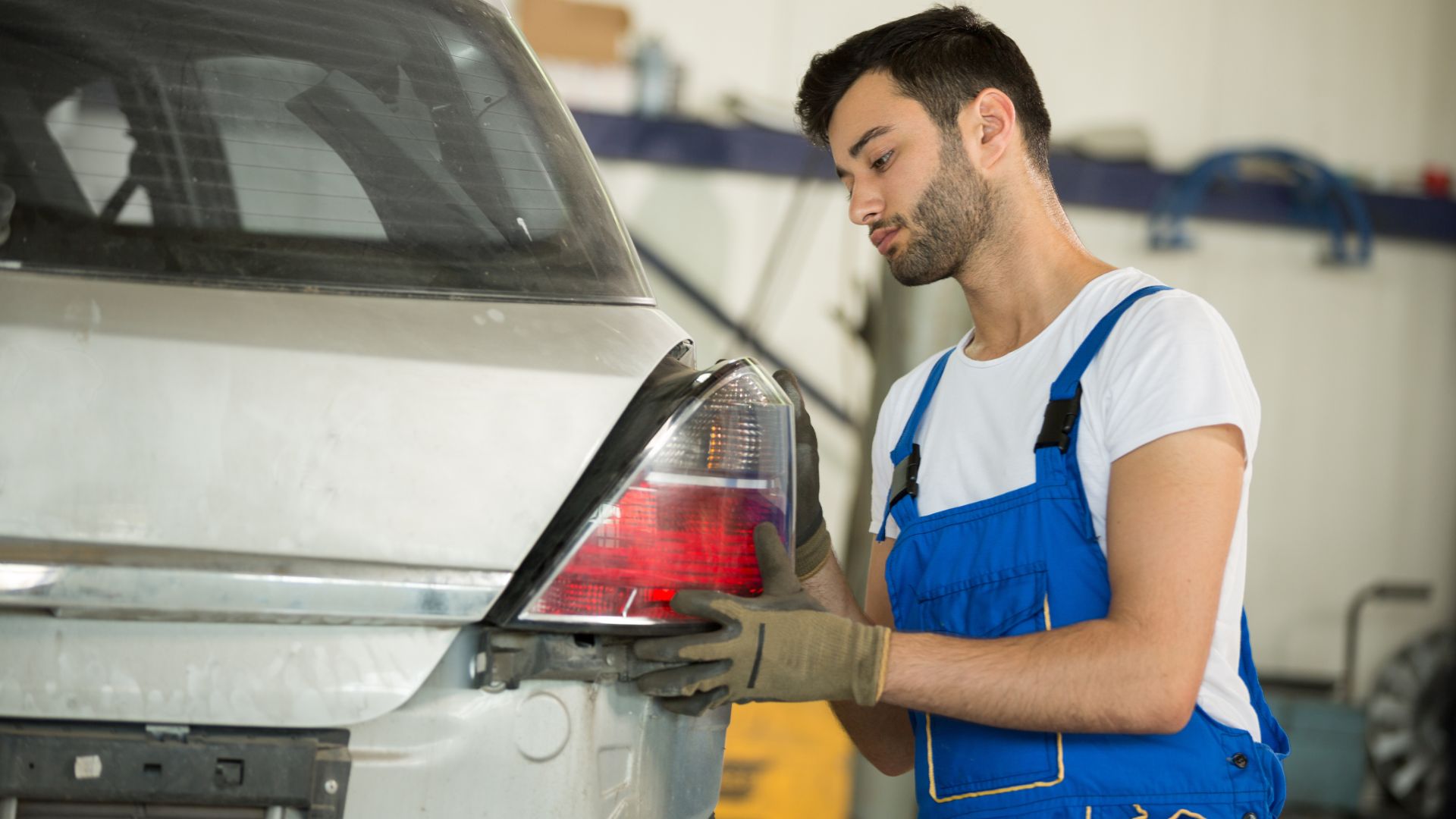 Taillights not working — causes and fixes REREV