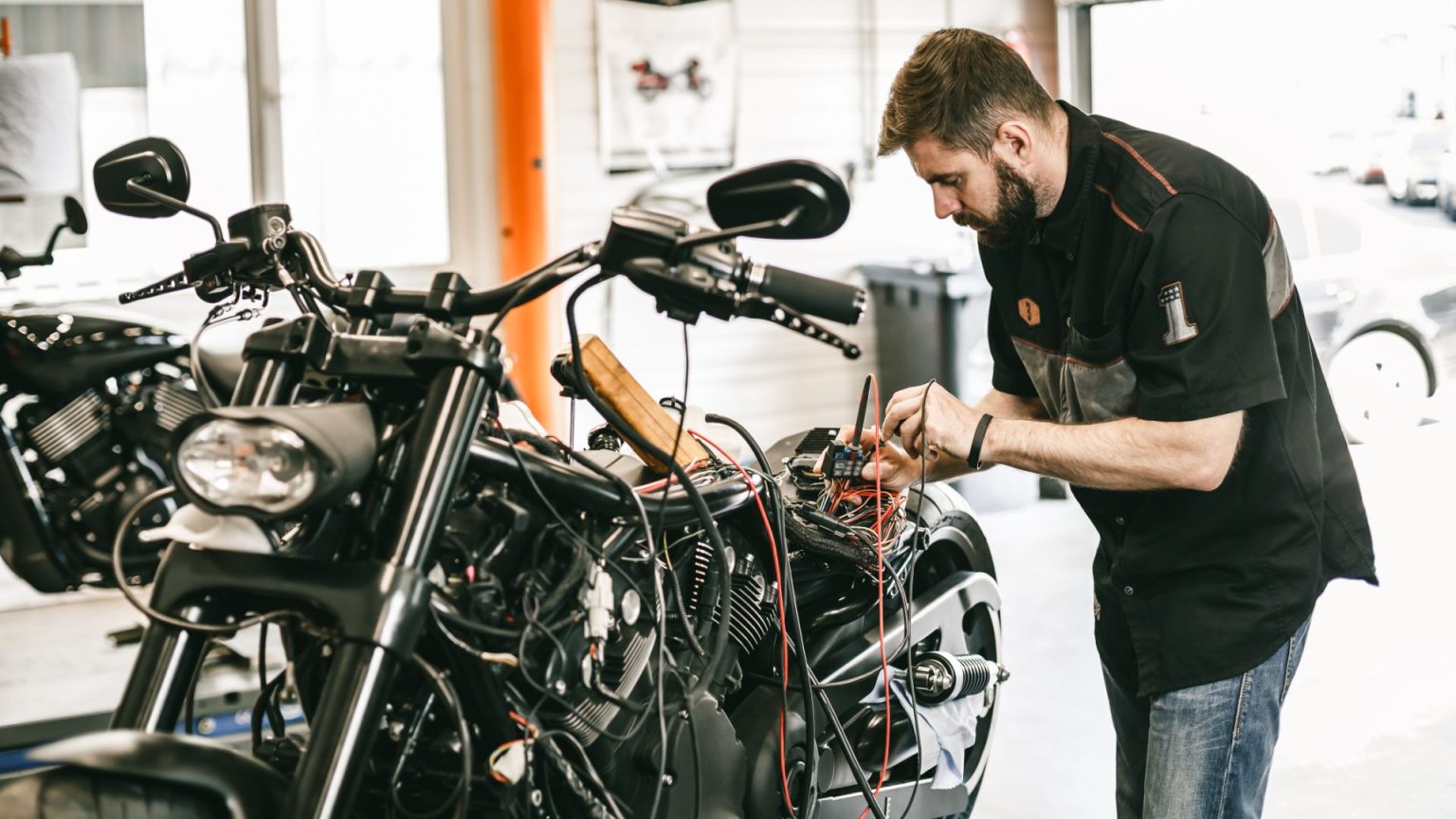 Can you jump a motorcycle with a car? — explained REREV