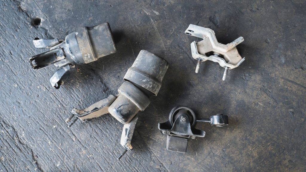 5 Signs Of A Worn Engine Mount