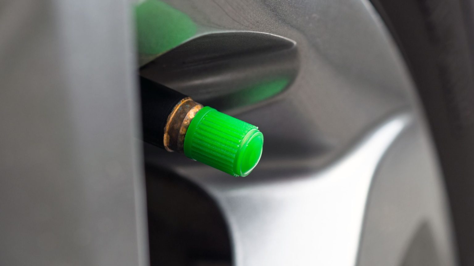 Nitrogen in tires is it good or bad for your driving? REREV