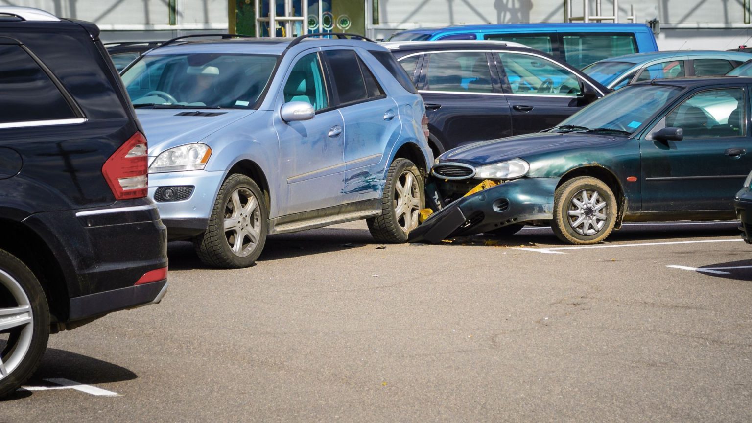 What is the speed limit in a parking lot? — explained | REREV