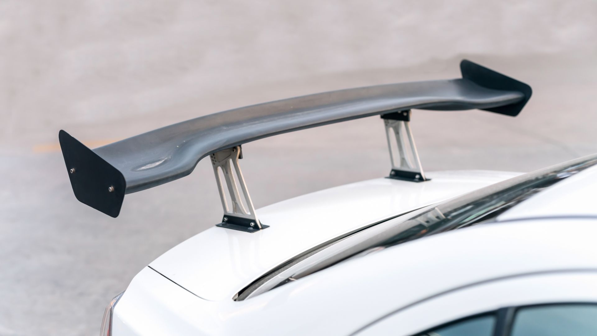 Rear Spoiler Definition And Meaning REREV
