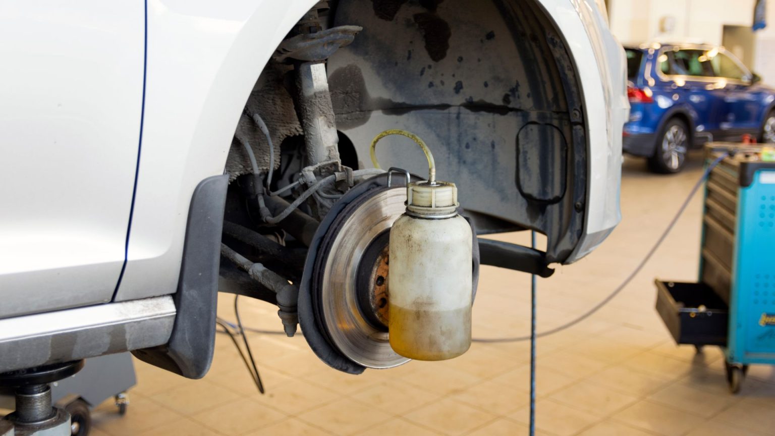 Brake pedal goes to the floor — causes and fixes REREV