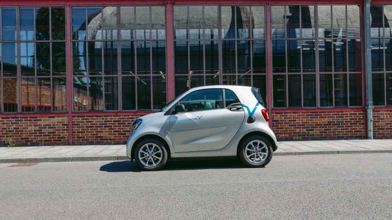 How Much Do Smart Cars Weigh?