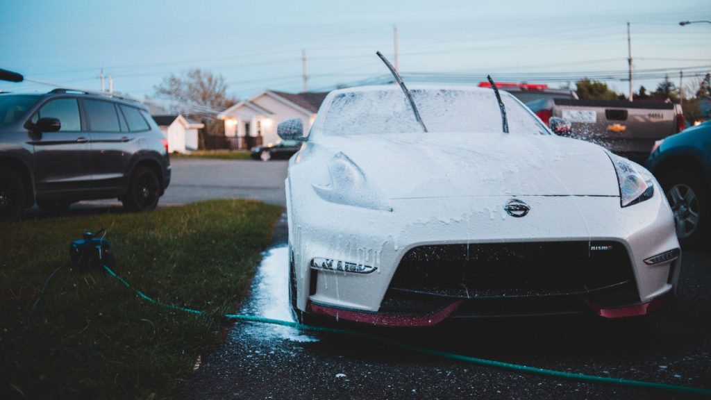 How to Get Sap Off a Car