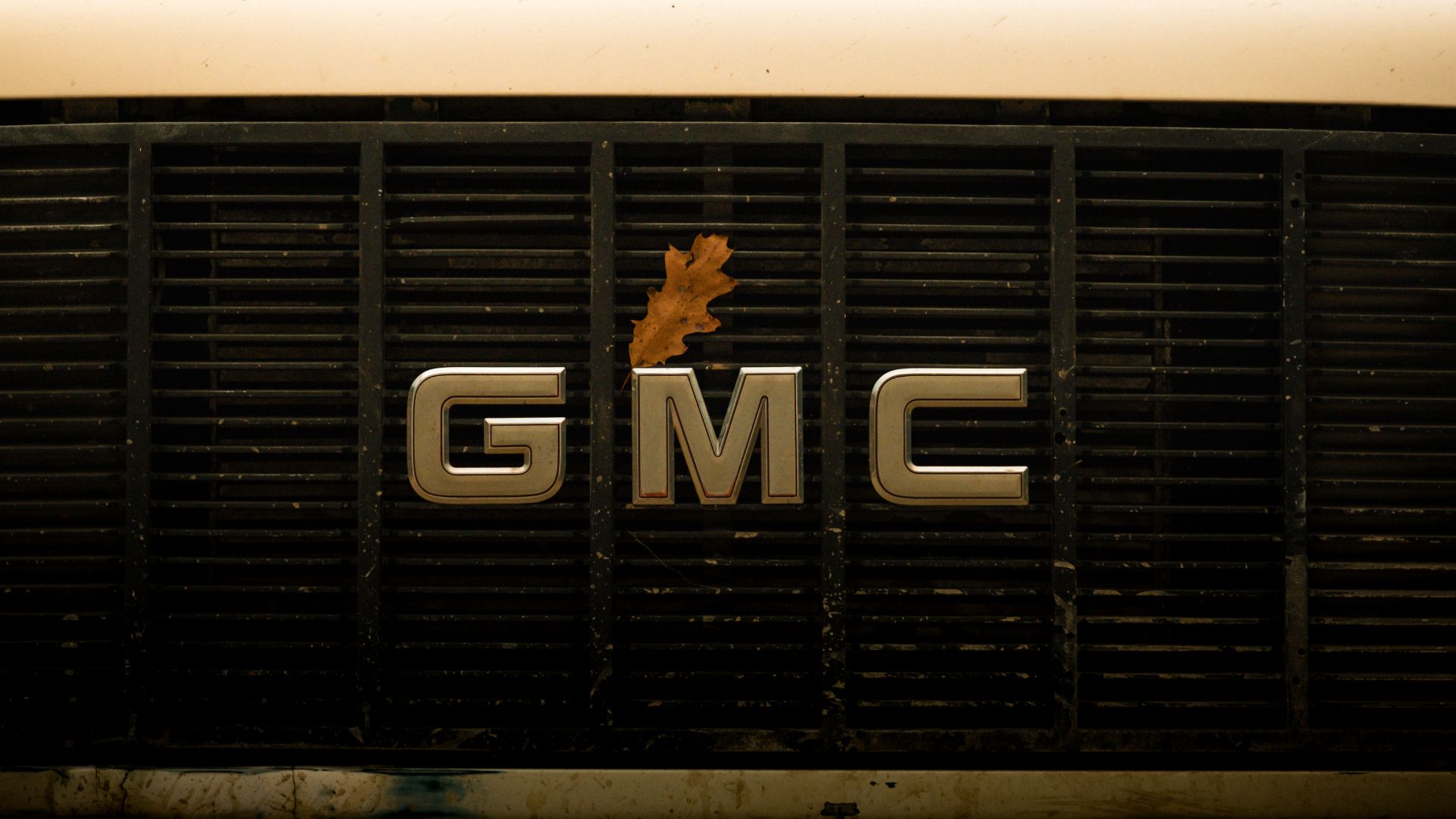 a close up of a grill on a vehicle.