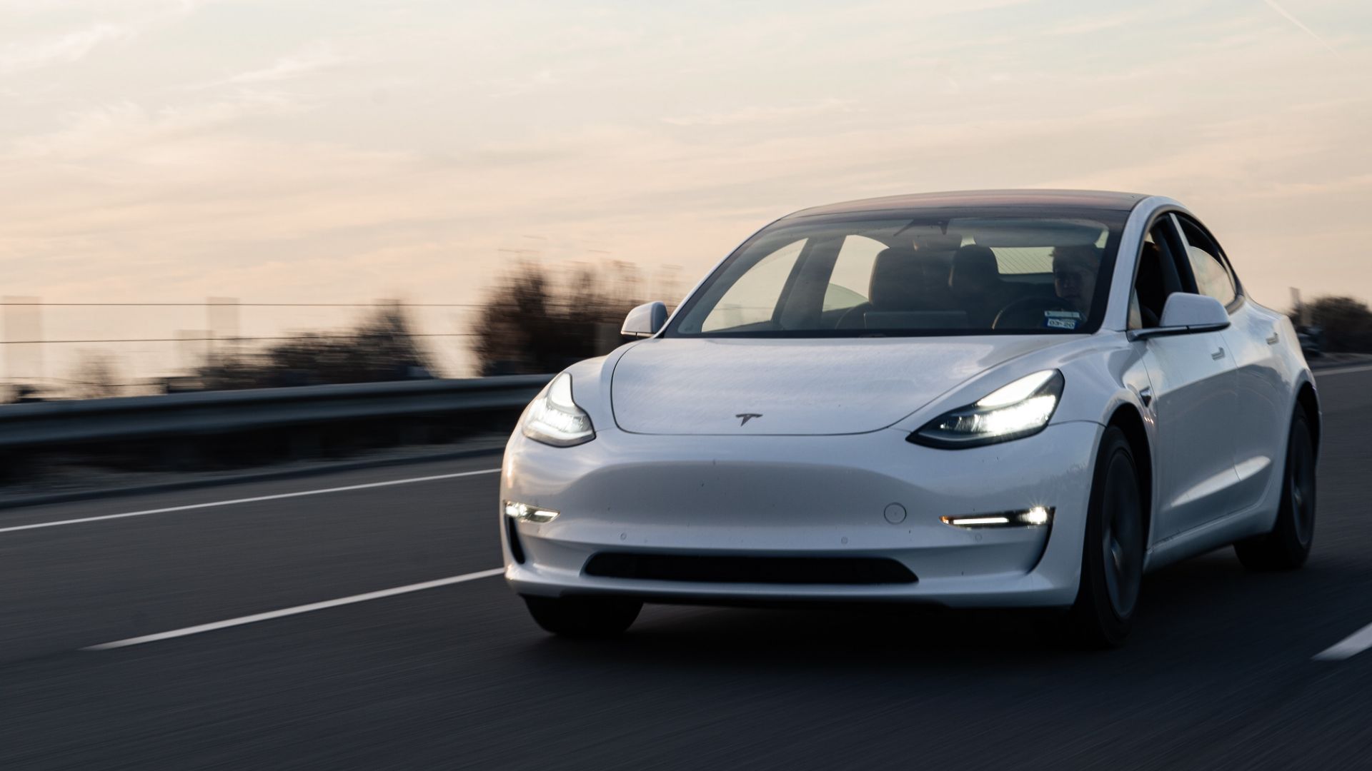 How fast does a Tesla go? — top speed explained | REREV